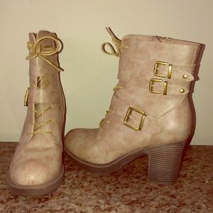 Shoe dazzle boots